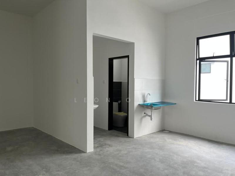 Shop / Office for Rent in Taman Masai (Masai) - Leon Oun - Interior - PropertyGuru.com.my