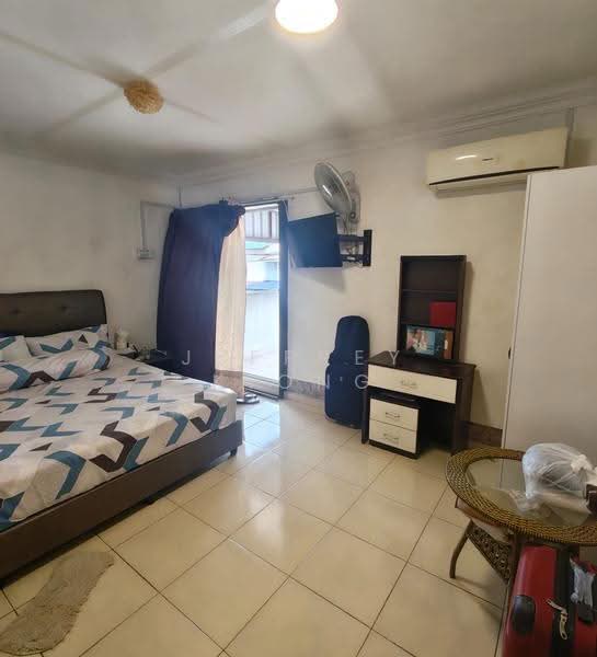 2-storey Terraced House for Sale in Taman Plentong Baru (Masai) - Jeffrey Kiong - Bedroom - PropertyGuru.com.my