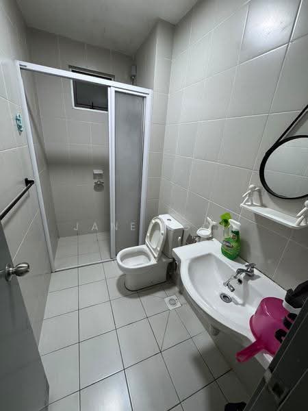 Kediaman Servis untuk Disewa di Meridin Bayvue Serviced Apartment - Jane Ngoi - Bathroom - PropertyGuru.com.my