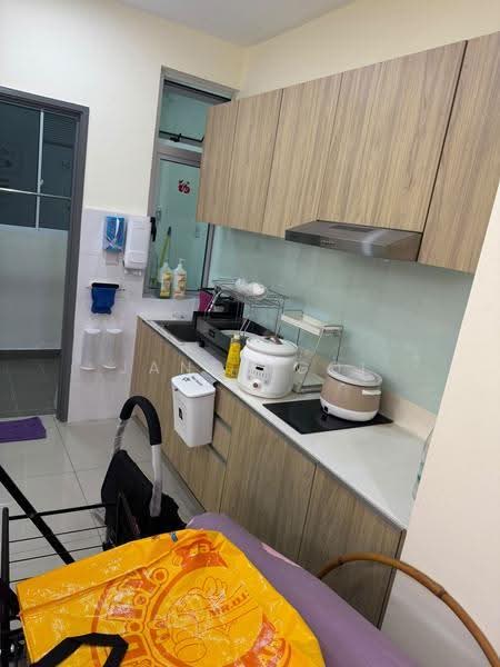 Kediaman Servis untuk Disewa di Meridin Bayvue Serviced Apartment - Jane Ngoi - Kitchen - PropertyGuru.com.my