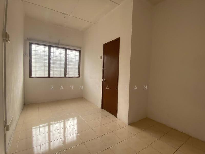Terraced House for Rent in Taman Bukit Subang (Shah Alam) - Zann Fauzan - Interior - PropertyGuru.com.my