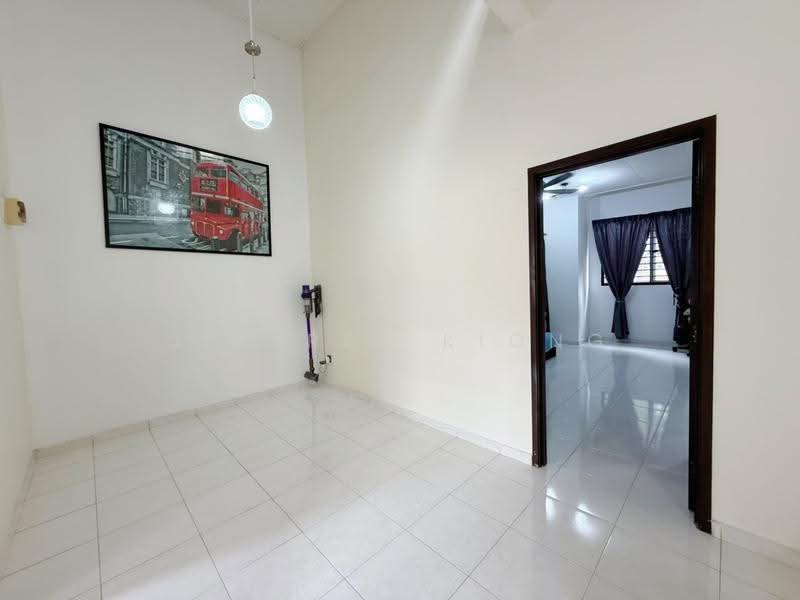 2-storey Terraced House for Sale in Johor Bahru (Johor) - Jeffrey Kiong - Living Room - PropertyGuru.com.my