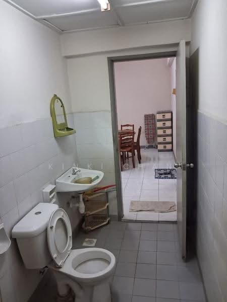 Condominium for Rent at Seri Cendekia - KINKI CHAN - Bathroom - PropertyGuru.com.my