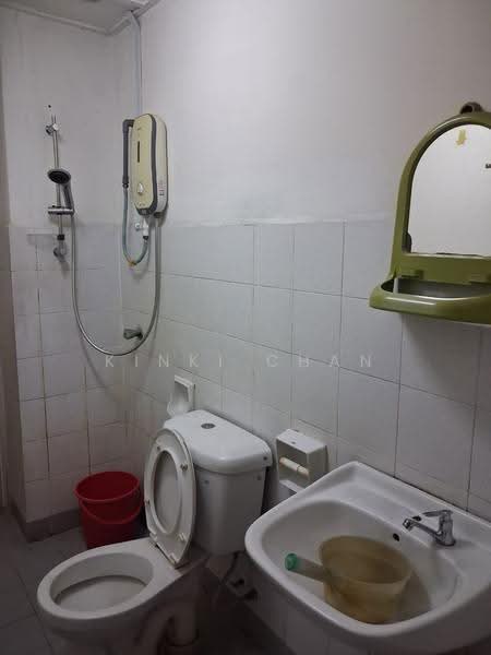 Condominium for Rent at Seri Cendekia - KINKI CHAN - Bathroom - PropertyGuru.com.my