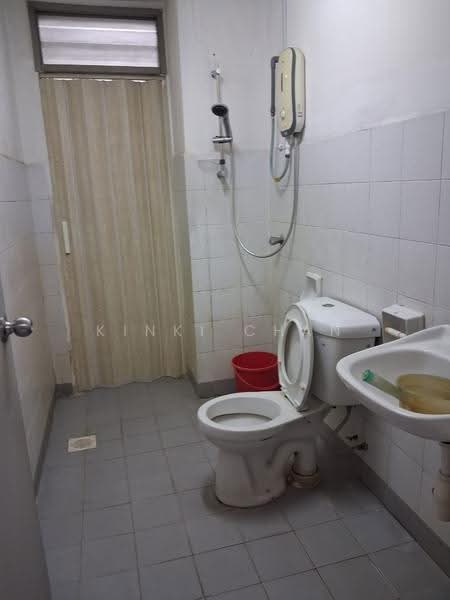 Condominium for Rent at Seri Cendekia - KINKI CHAN - Bathroom - PropertyGuru.com.my