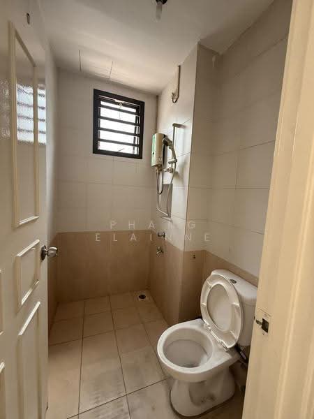 Cluster House for Rent in Taman Mount Austin (Tebrau) - Phang Elainne - Bathroom - PropertyGuru.com.my