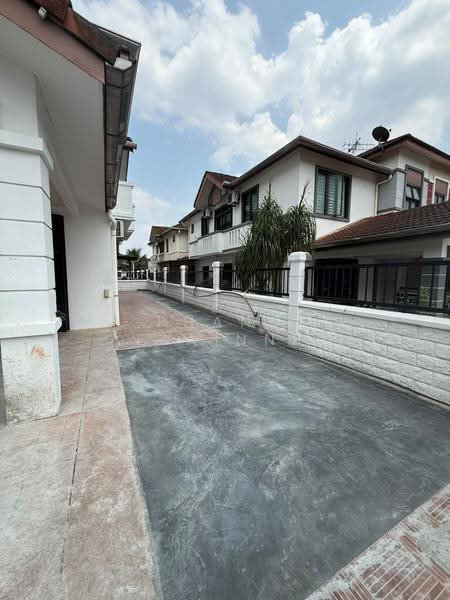 Cluster House for Rent in Taman Mount Austin (Tebrau) - Phang Elainne - Exterior - PropertyGuru.com.my