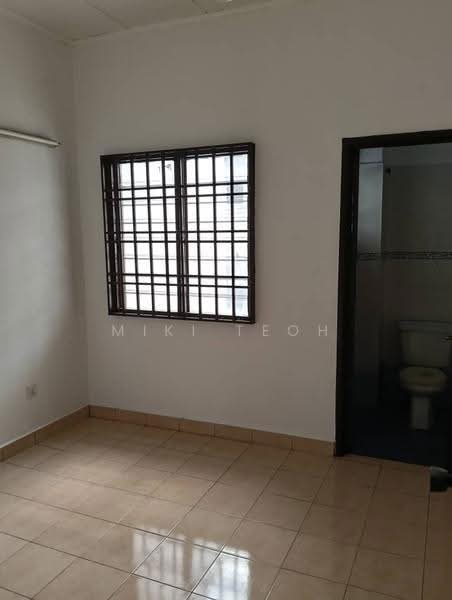 2-storey Terraced House for Sale in Taman Mutiara Rini (Skudai) - Miki Teoh - Bathroom - PropertyGuru.com.my