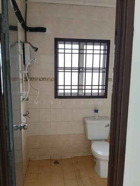 2-storey Terraced House for Sale in Taman Mutiara Rini (Skudai) - Miki Teoh - Bathroom - PropertyGuru.com.my