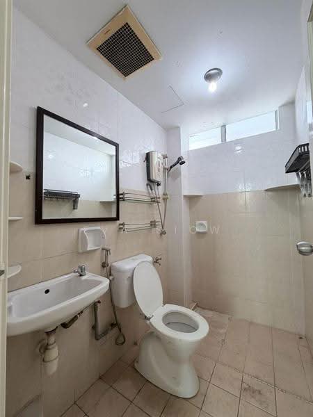 Apartment for Rent at Lake View Suites - Eva Siow - PropertyGuru.com.my
