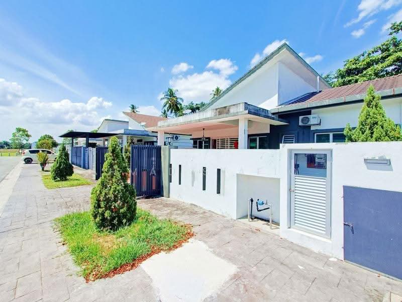 Rumah Berkembar untuk Dijual di Kampung Tok Muda (Kapar) - Ahmad Syafiq - PropertyGuru.com.my