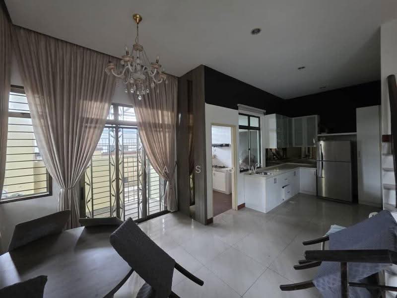 Rumah Berkembar untuk Dijual di Setia Tropika (Johor Bahru) - Eva Siow - Kitchen - PropertyGuru.com.my
