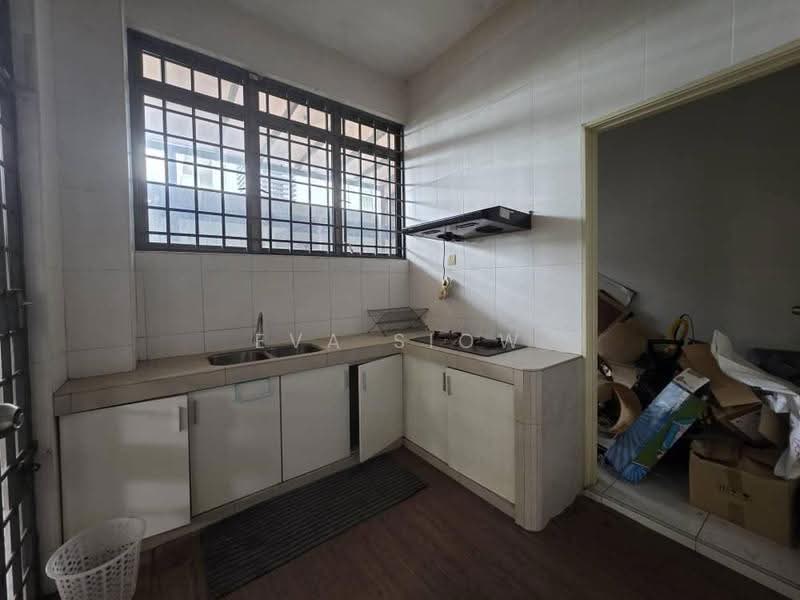 Rumah Berkembar untuk Dijual di Setia Tropika (Johor Bahru) - Eva Siow - Kitchen - PropertyGuru.com.my