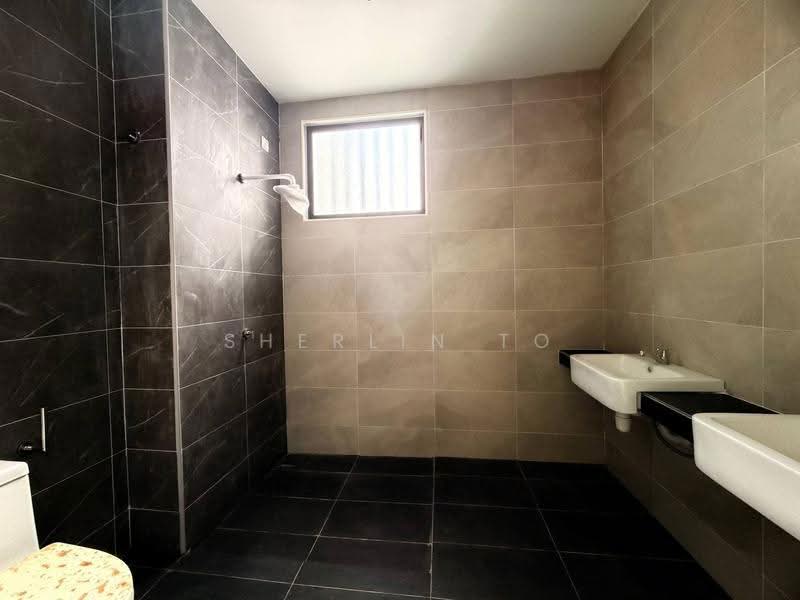 2-storey Terraced House for Sale in Taman Sutera Utama (Skudai) - Sherlin To - Bathroom - PropertyGuru.com.my