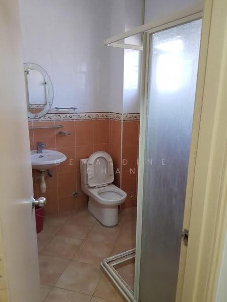 Rumah Teres 2-Tingkat untuk Disewa di TAMAN PUCHONG UTAMA (Puchong) - Geraldine Chan - Bathroom - PropertyGuru.com.my