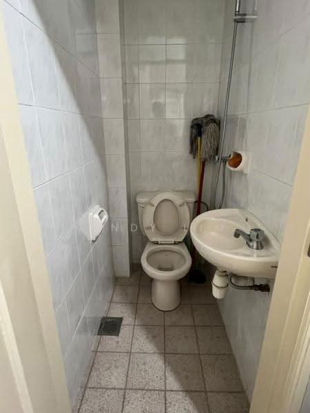 Kondominium untuk Disewa di Petrie Condominium - Cindy Lim - Bathroom - PropertyGuru.com.my