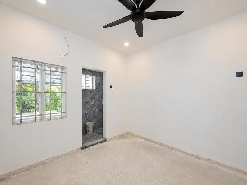 1-storey Terraced House for Sale in Taman Sikamat Utama (Sikamat) - Aizuddin bin Ahmad - Interior - PropertyGuru.com.my