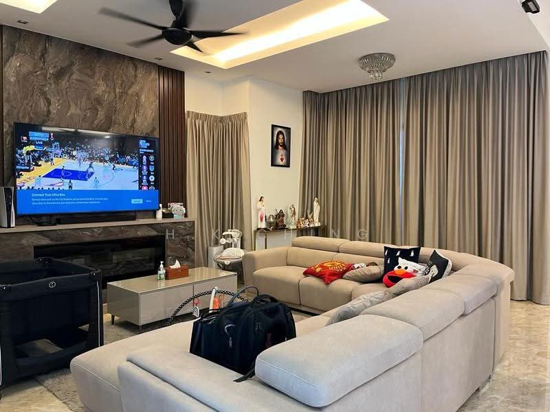 Rumah Berkembar untuk Dijual di Lake Edge (Puchong) - H.K Ching - Living Room - PropertyGuru.com.my