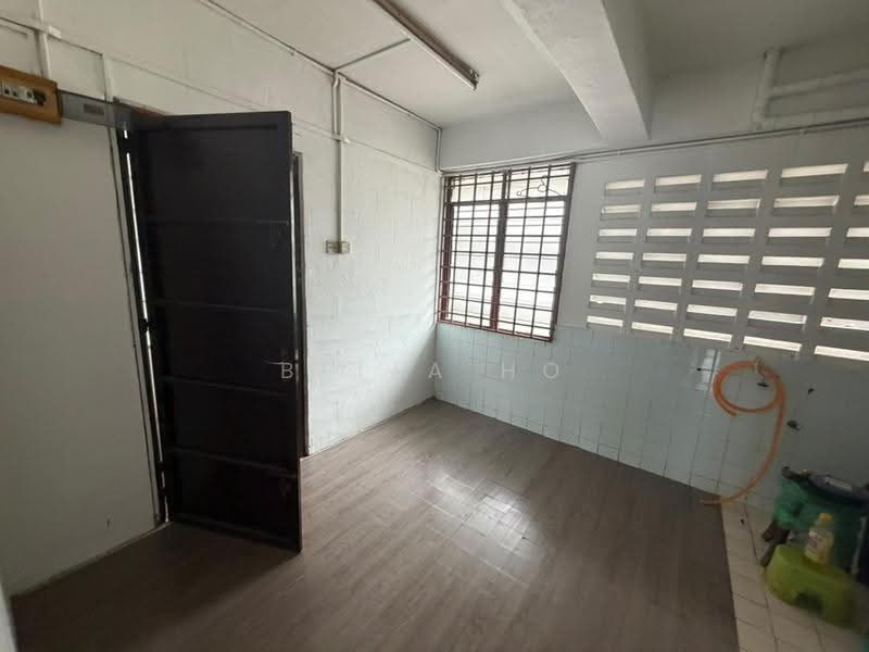 Flat for Rent at Flat Temenggong - Bella Ho - PropertyGuru.com.my