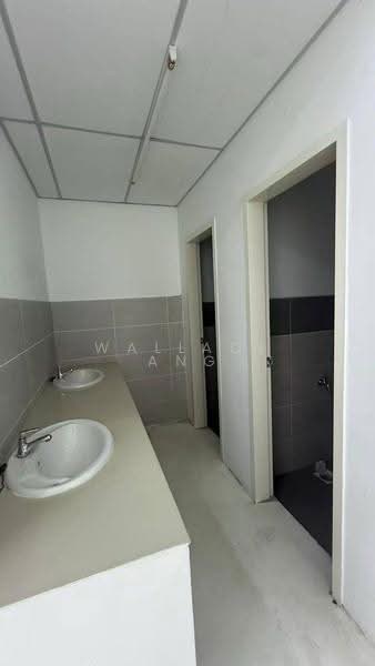 Shop for Rent in Taman Pelangi Indah (Ulu Tiram) - Wallace Ang - Bathroom - PropertyGuru.com.my
