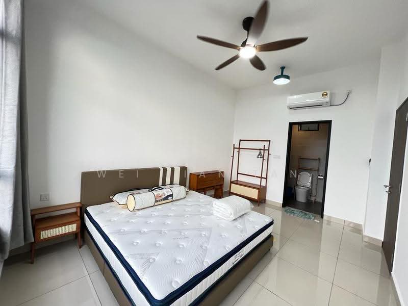 Kediaman Servis untuk Dijual di Twin Tower Residence - Wei Jian Tan - Bedroom - PropertyGuru.com.my
