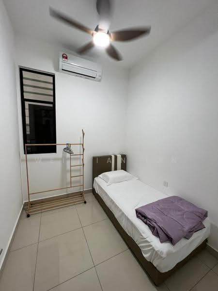 Kediaman Servis untuk Dijual di Twin Tower Residence - Wei Jian Tan - Bedroom - PropertyGuru.com.my