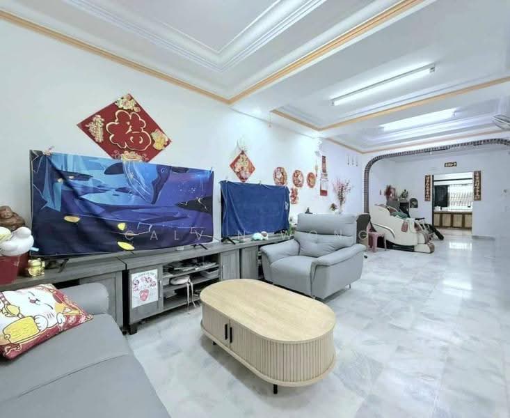 Rumah Teres 2-Tingkat untuk Dijual di Taman Desa Cemerlang (Ulu Tiram) - Calvin Wong - Living Room - PropertyGuru.com.my