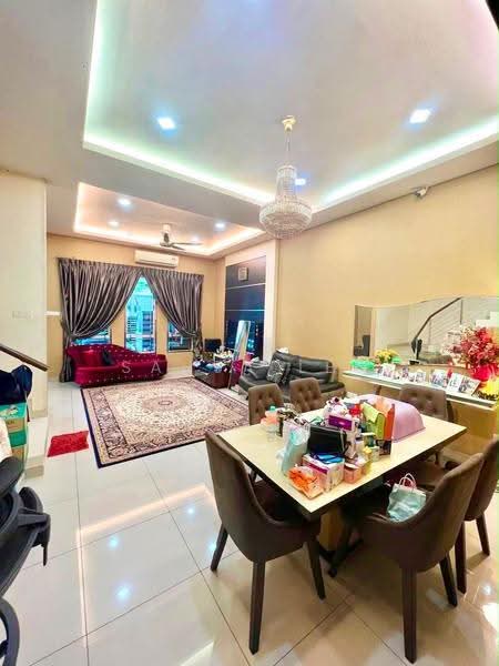 2-storey Terraced House for Sale in Taman Mount Austin (Tebrau) - Sausa Lee - Living Room - PropertyGuru.com.my