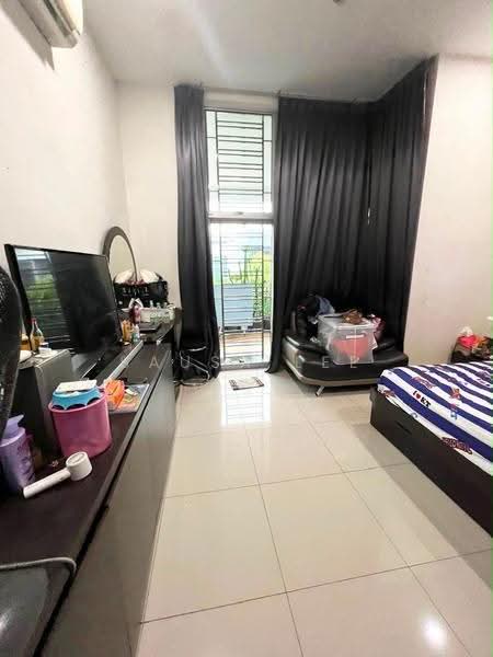 2-storey Terraced House for Sale in Taman Mount Austin (Tebrau) - Sausa Lee - Bedroom - PropertyGuru.com.my
