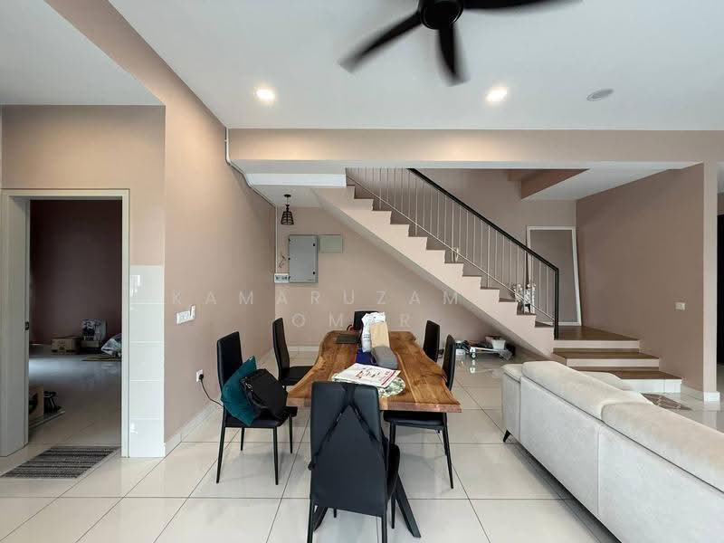 2-storey Terraced House for Sale in Elmina (Shah Alam) - Kamaruzaman Omar - Living Room - PropertyGuru.com.my