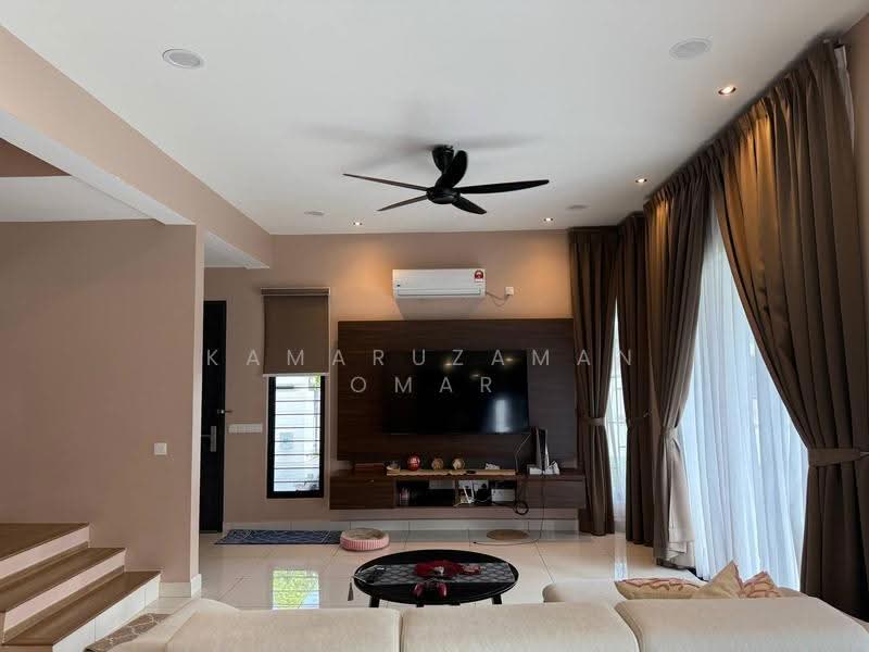 2-storey Terraced House for Sale in Elmina (Shah Alam) - Kamaruzaman Omar - Living Room - PropertyGuru.com.my