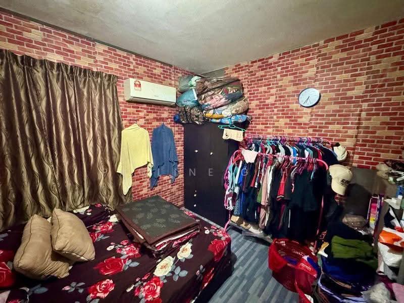 Rumah Flat untuk Dijual di Bandar Selesa Jaya - Pauline Goh - Bedroom - PropertyGuru.com.my