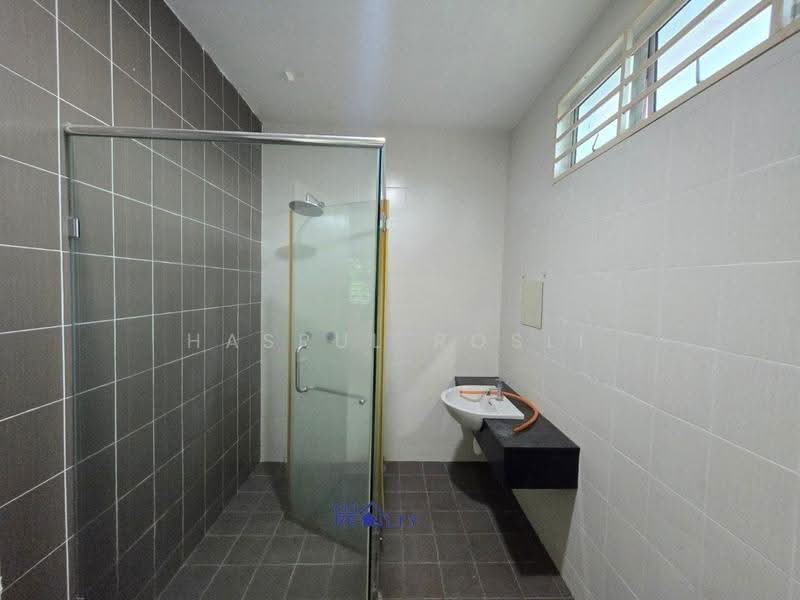 Rumah Teres 2-Tingkat untuk Dijual di Sungai Petani (Kedah) - Hasrul Rosli - Bathroom - PropertyGuru.com.my