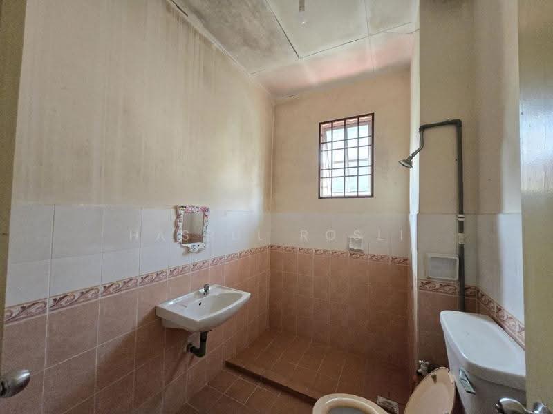 Rumah Teres 2-Tingkat untuk Dijual di Bandar Laguna Merbok (Sungai Petani) - Hasrul Rosli - Bathroom - PropertyGuru.com.my