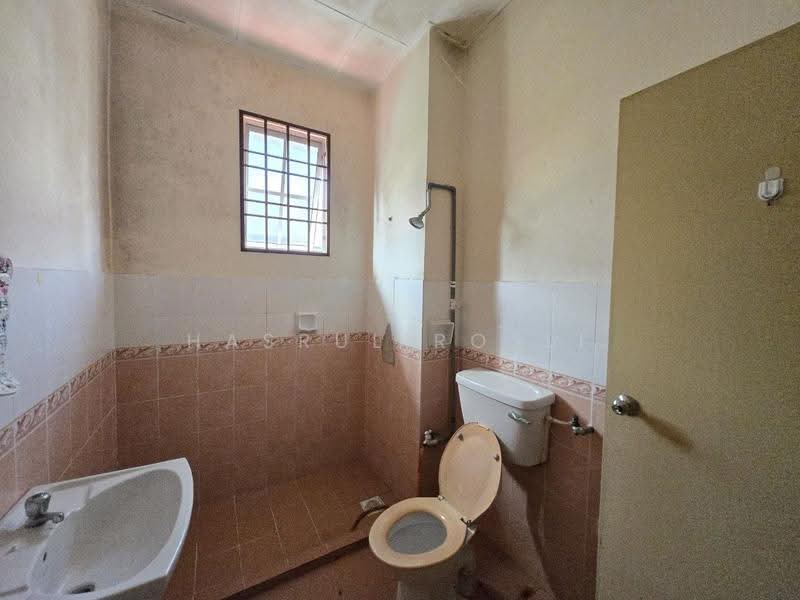 Rumah Teres 2-Tingkat untuk Dijual di Bandar Laguna Merbok (Sungai Petani) - Hasrul Rosli - Bathroom - PropertyGuru.com.my