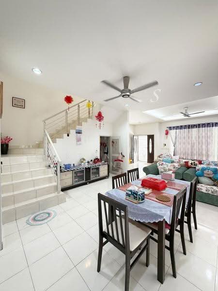 Rumah Teres 2-Tingkat untuk Dijual di Setia Indah (Setia Alam) - Stanley Hong - Living Room - PropertyGuru.com.my