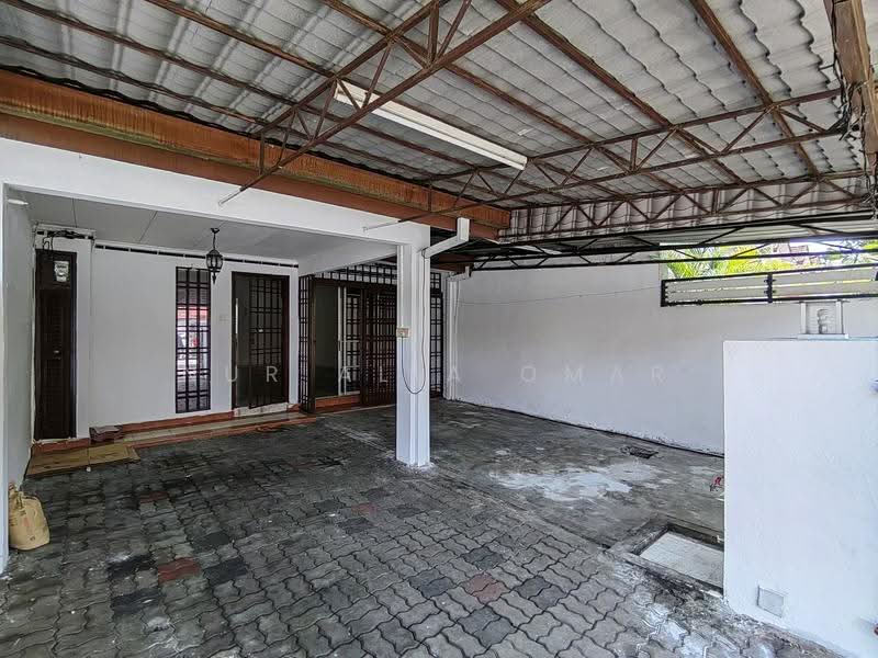 Rumah Teres 2-Tingkat untuk Dijual di Taman Pinggiran Usj (Subang Jaya) - Nur Alia Omar - Car Park - PropertyGuru.com.my