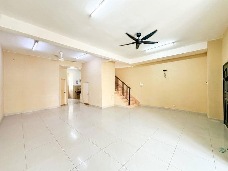 Rumah Teres 2-Tingkat untuk Dijual di Dengkil (Selangor) - Mohd Faizal - Living Room - PropertyGuru.com.my