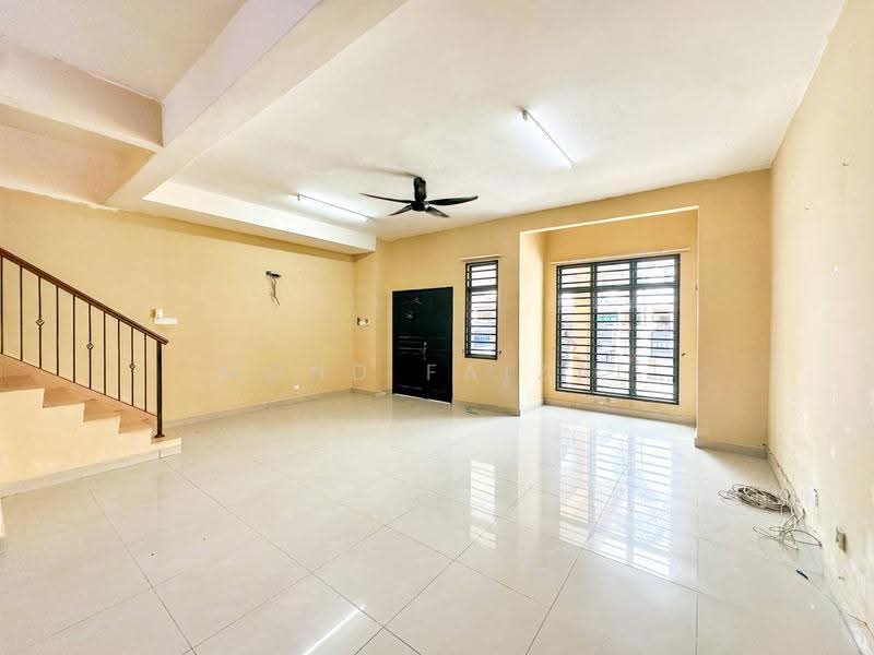 Rumah Teres 2-Tingkat untuk Dijual di Dengkil (Selangor) - Mohd Faizal - Living Room - PropertyGuru.com.my
