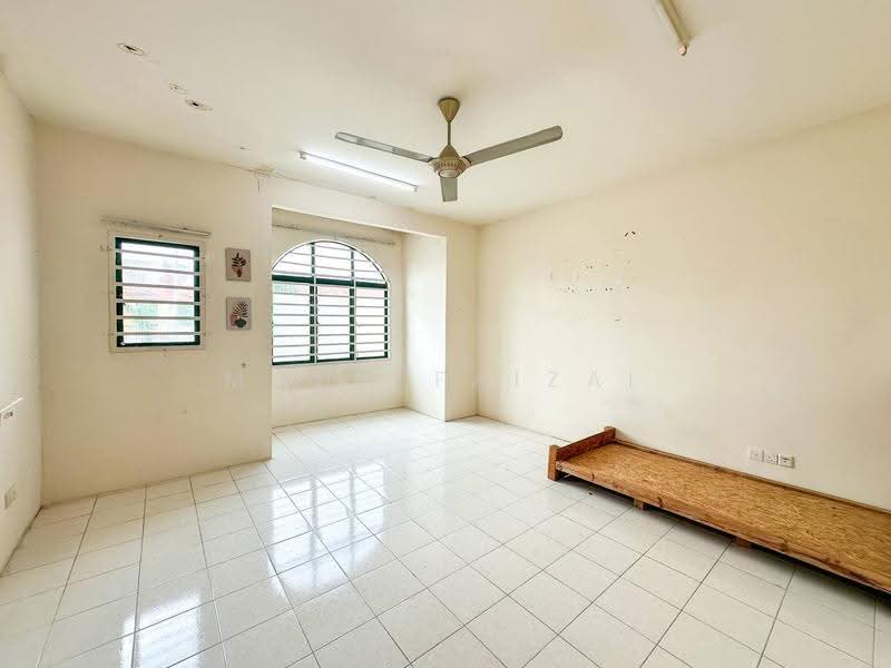Rumah Teres 2-Tingkat untuk Dijual di Dengkil (Selangor) - Mohd Faizal - Living Room - PropertyGuru.com.my
