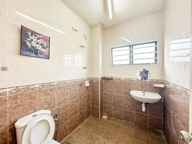 Rumah Teres 2-Tingkat untuk Dijual di Dengkil (Selangor) - Mohd Faizal - Bathroom - PropertyGuru.com.my
