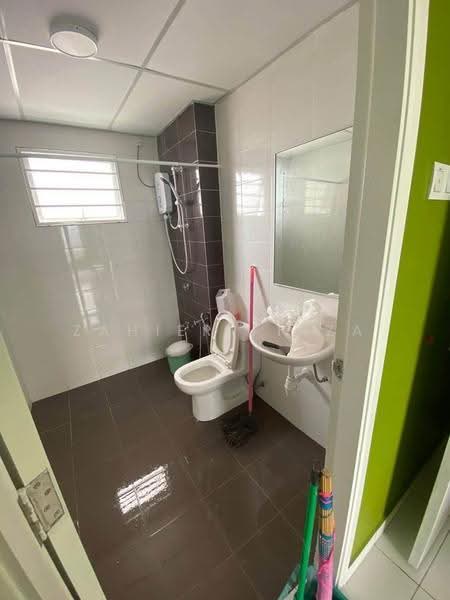 Apartment for Sale at Residensi Alam Damai (PR1MA @ Alam Damai) - Zahier Firza - Bathroom - PropertyGuru.com.my