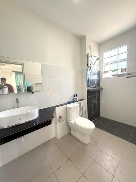 Terraced House for Sale in Nilai (Negeri Sembilan) - Akmal Adam - Bathroom - PropertyGuru.com.my