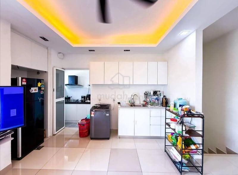 Rumah Bandar untuk Dijual di Cybersouth (Dengkil) - Yasmin Sulaiman - Kitchen - PropertyGuru.com.my