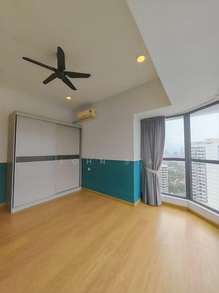 Kondominium untuk Dijual di Royal Strand @ Country Garden Danga Bay - John Sia - Bedroom - PropertyGuru.com.my
