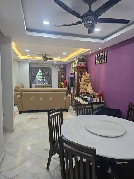 Terraced House for Sale in Bandar Puteri Klang (Klang) - Camie Hoo - Living Room - PropertyGuru.com.my