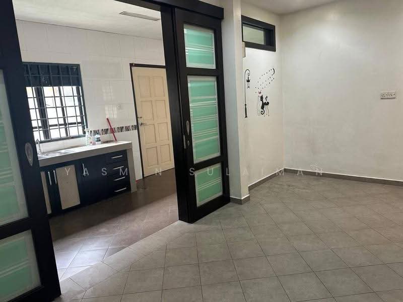 2-storey Terraced House for Sale in Bukit Jelutong (Shah Alam) - Yasmin Sulaiman - Kitchen - PropertyGuru.com.my