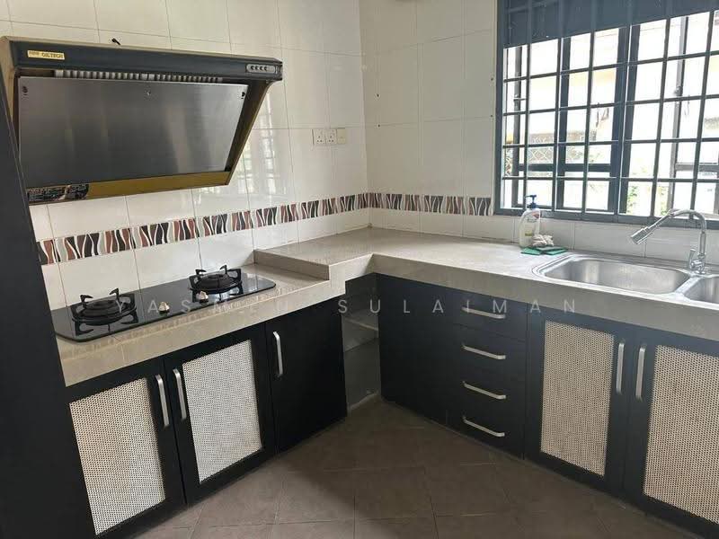 2-storey Terraced House for Sale in Bukit Jelutong (Shah Alam) - Yasmin Sulaiman - Kitchen - PropertyGuru.com.my