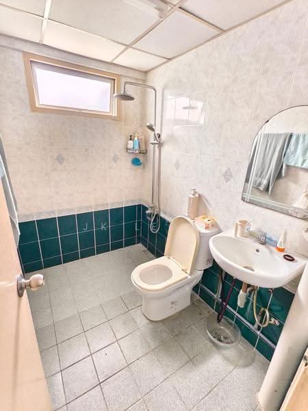 Apartment for Sale at Sri Intan 2 - JK Leong - Bathroom - PropertyGuru.com.my