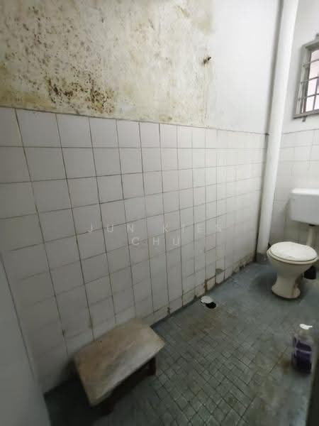 Kedai untuk Disewa di Pandan Indah (Ampang) - Jun Kien Chu - Bathroom - PropertyGuru.com.my